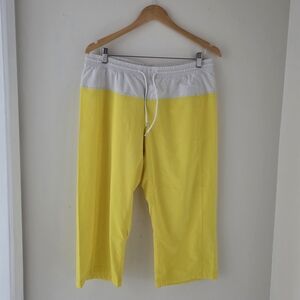 Lululemon Step Lively Crops.  Size 10 Yellow and White Drawstring Pants.